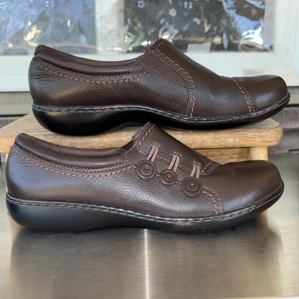 Clarks Shoes Women 9 M Brown Leather Buttons Slip On Comfort Flats 261400474065